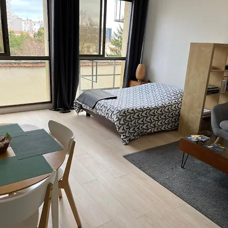 Le Studio Stanislas, Calme Et Lumiere Nancy